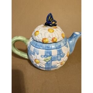 Tea Pot with Lid - Betallic Inc - Daisies w/ Butterfly on Top - 5 1/2" Tall